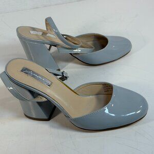 Women's New Signature Size 6.5 by Olivia Miller